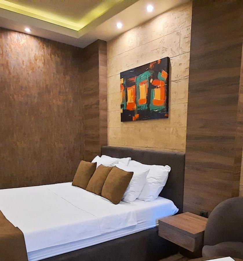 Stan Na Dan Apartman D Lux Jacuzzi Kragujevac Exterior photo