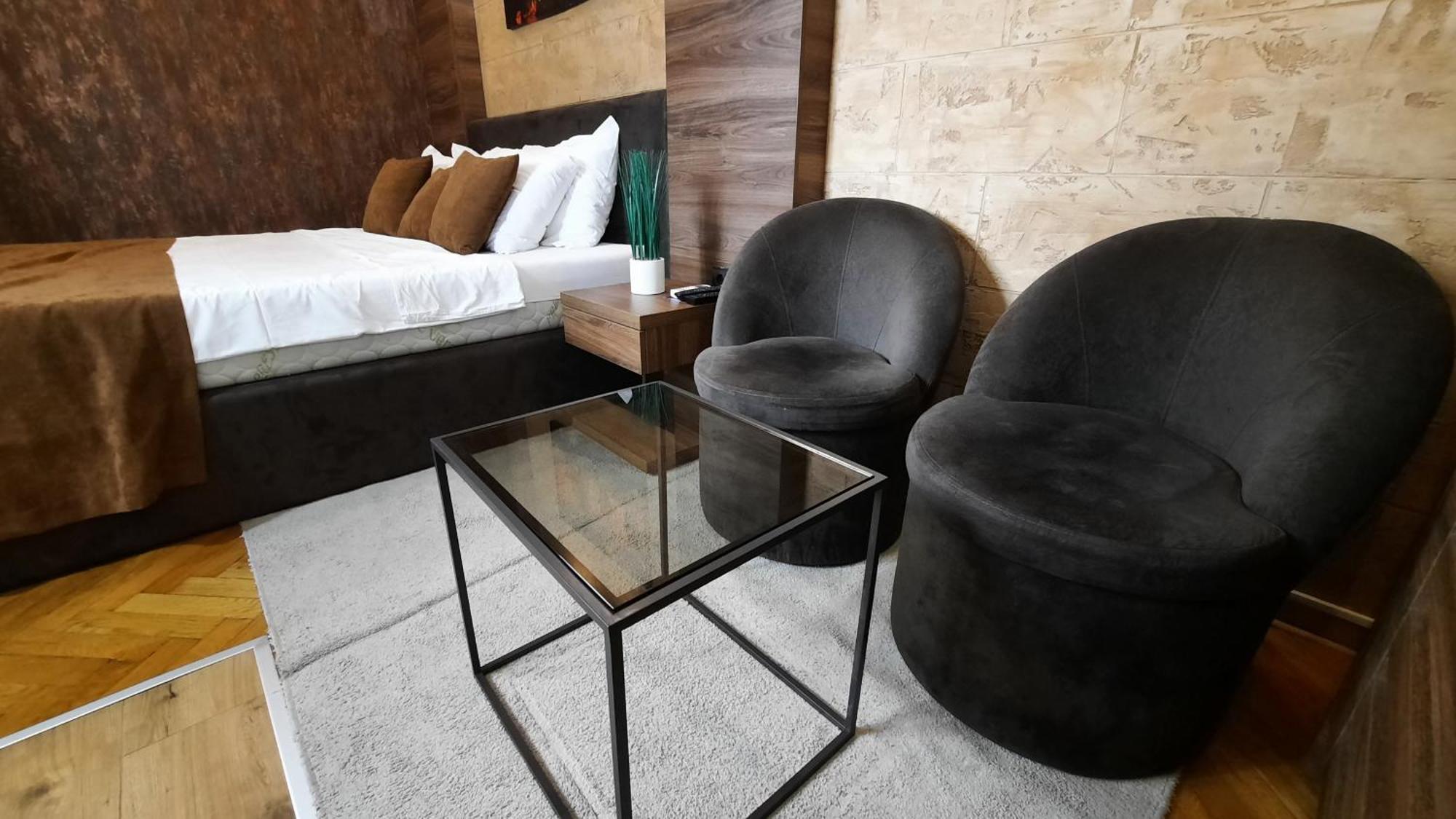 Stan Na Dan Apartman D Lux Jacuzzi Kragujevac Exterior photo