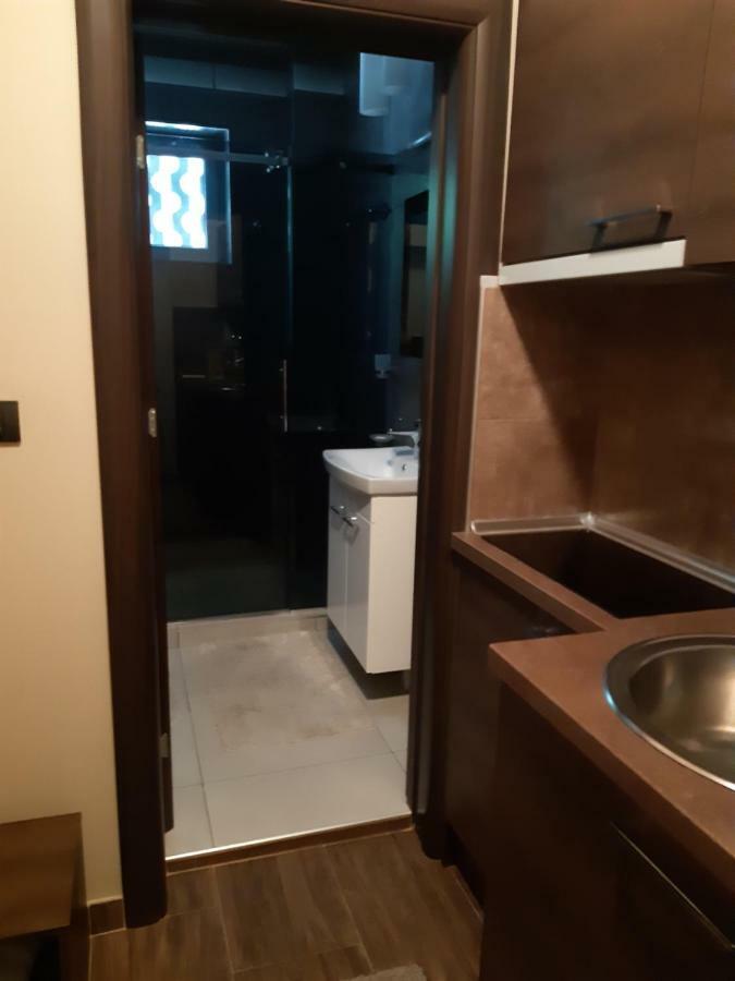 Stan Na Dan Apartman D Lux Jacuzzi Kragujevac Exterior photo