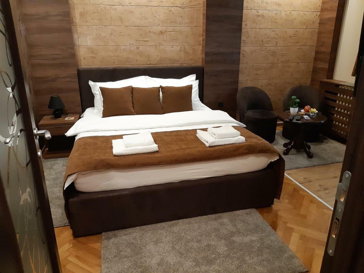 Stan Na Dan Apartman D Lux Jacuzzi Kragujevac Exterior photo