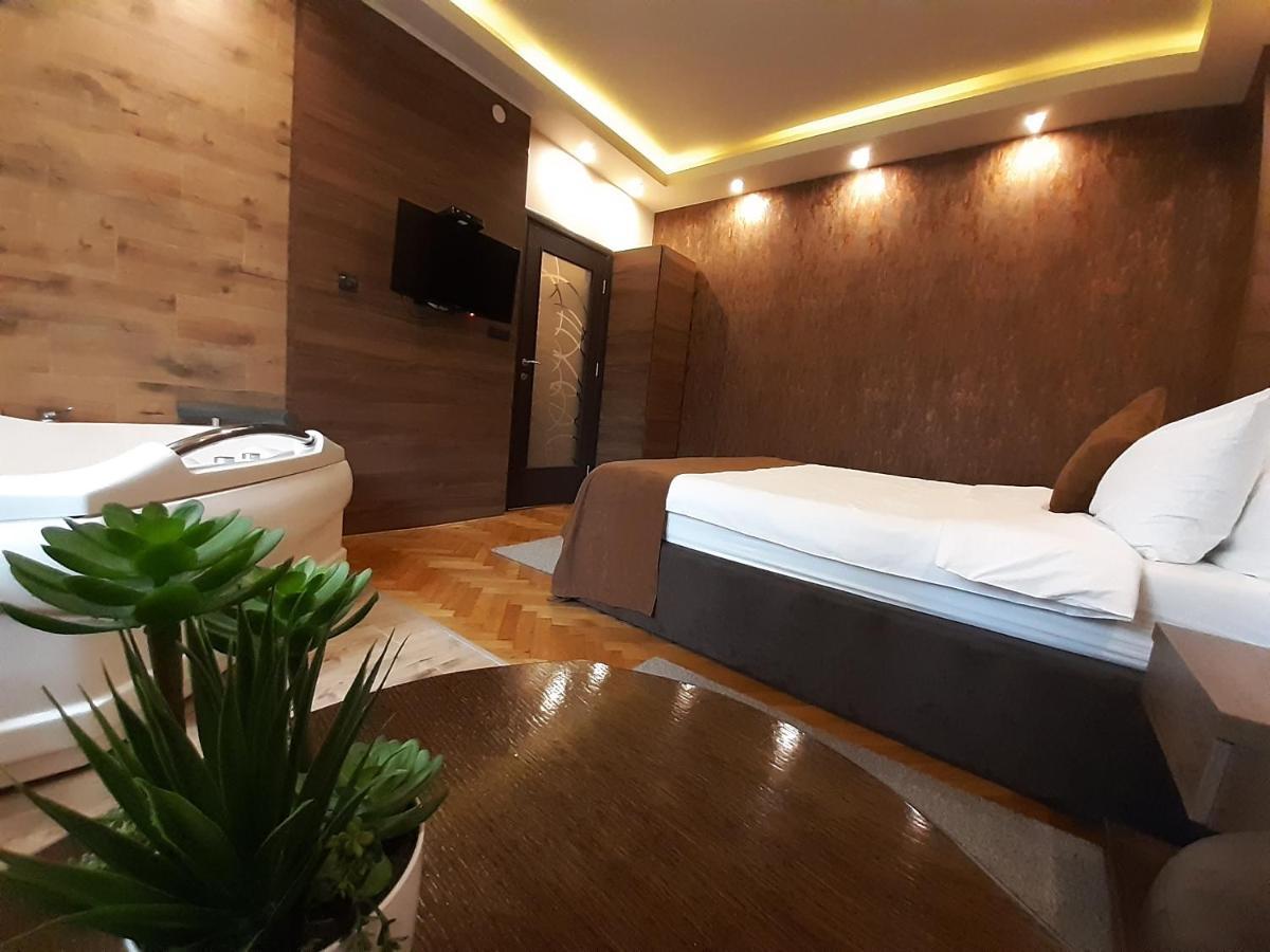 Stan Na Dan Apartman D Lux Jacuzzi Kragujevac Exterior photo